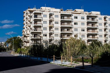 Varosha, Kuzey Kıbrıs - 06 Ocak 2022 Varosha, 1972 'de kurulan bir sahil beldesi, 1974' teki Türk askeri müdahalesi sonrasında sakinleri tarafından terk edilmiş hayalet bir kasaba haline geldi.