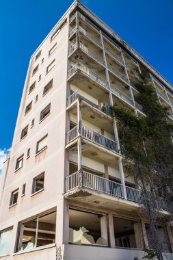 Varosha, Kuzey Kıbrıs - 06 Ocak 2022 Varosha, 1972 'de kurulan bir sahil beldesi, 1974' teki Türk askeri müdahalesi sonrasında sakinleri tarafından terk edilmiş hayalet bir kasaba haline geldi.