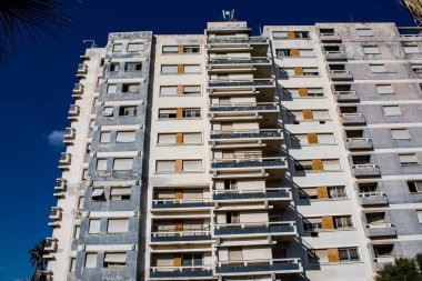 Varosha, Kuzey Kıbrıs - 06 Ocak 2022 Varosha, 1972 'de kurulan bir sahil beldesi, 1974' teki Türk askeri müdahalesi sonrasında sakinleri tarafından terk edilmiş hayalet bir kasaba haline geldi.