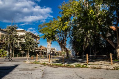 Varosha, Kuzey Kıbrıs - 06 Ocak 2022 Varosha, 1972 'de kurulan bir sahil beldesi, 1974' teki Türk askeri müdahalesi sonrasında sakinleri tarafından terk edilmiş hayalet bir kasaba haline geldi.