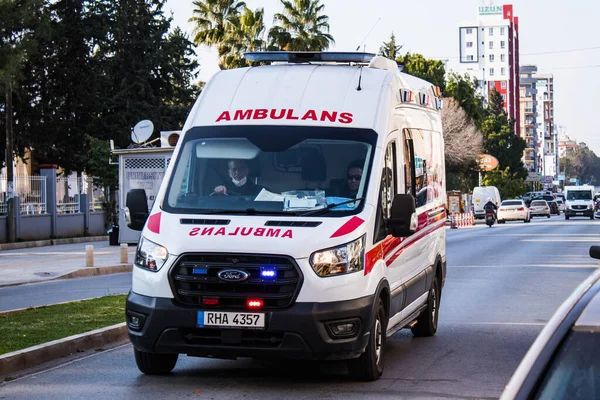 Famagusta Chipre Del Norte Enero 2022 Ambulancia Recorriendo Las Calles —  Fotos de Stock