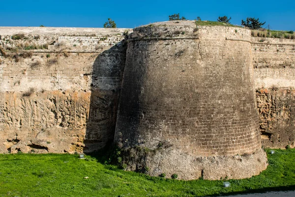 북키프로스의 파마구스타 2022 파마구스타의 성벽은 베네치아의 마지막 요새였으며 세기에 건설되었으며 — 스톡 사진