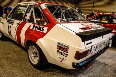 Reims, Fransa - 13 Ocak 2022 Perşembe günü Reims 'den başlayacak olan tarihi Monte-Carlo mitingine katılan spor arabaların sunumu ve hazırlıkları