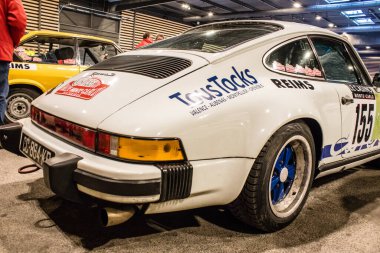 Reims, Fransa - 13 Ocak 2022 Perşembe günü Reims 'den başlayacak olan tarihi Monte-Carlo mitingine katılan spor arabaların sunumu ve hazırlıkları