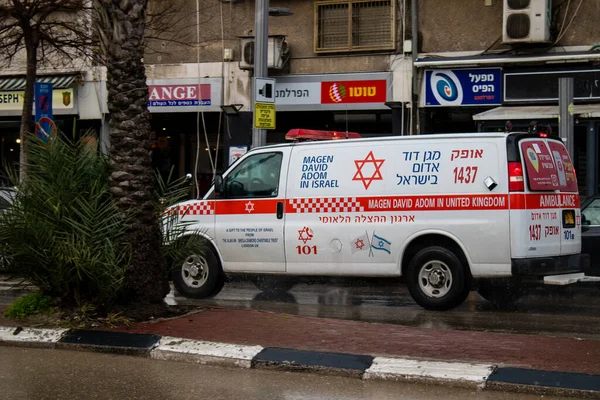Tel Aviv Israel February 2022 Ambulance Driving Streets Tel Aviv — Stock Photo, Image