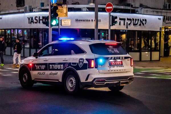 Tel Aviv Israel Helmikuu 2022 Poliisiauto Liikkuvat Kaduilla Tel Aviv — kuvapankkivalokuva