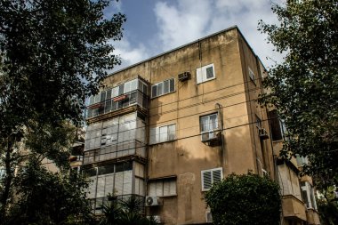 Tel Aviv, İsrail - 5 Şubat 2022 Tel Aviv 'in metropol bölgesinin şehir merkezi İsrail' in en büyük ikinci şehri
