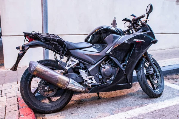 Tel Aviv Israël Februari 2022 Motorfiets Geparkeerd Straten Van Het — Stockfoto