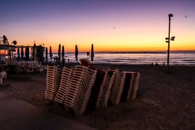 Tel Aviv, İsrail - 09 Şubat 2022 Tel Aviv 'in metropol bölgesinin şehir merkezi İsrail' in en büyük ikinci şehri