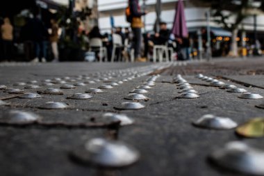 Tel Aviv, İsrail - 5 Şubat 2022 Tel Aviv 'in metropol bölgesinin şehir merkezi İsrail' in en büyük ikinci şehri