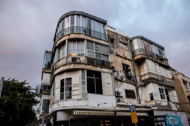 Tel Aviv, İsrail - 5 Şubat 2022 Tel Aviv 'in metropol bölgesinin şehir merkezi İsrail' in en büyük ikinci şehri