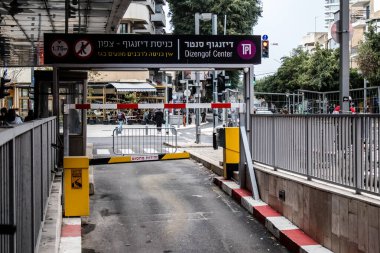 Tel Aviv, İsrail - 5 Şubat 2022 Tel Aviv 'in metropol bölgesinin şehir merkezi İsrail' in en büyük ikinci şehri