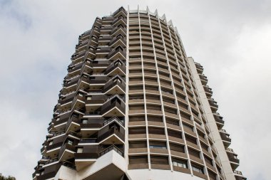 Tel Aviv, İsrail - 5 Şubat 2022 Tel Aviv 'in metropol bölgesinin şehir merkezi İsrail' in en büyük ikinci şehri