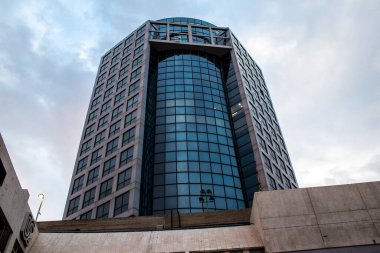Tel Aviv, İsrail - 5 Şubat 2022 Tel Aviv 'in metropol bölgesinin şehir merkezi İsrail' in en büyük ikinci şehri
