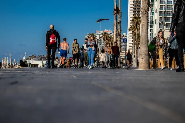 Tel Aviv Israël Février 2022 Des Personnes Non Identifiées Marchant — Photo