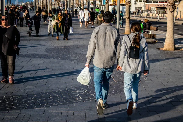 Tel Aviv Israel Febrero 2022 Personas Identificadas Caminando Paseo Marítimo — Foto de Stock