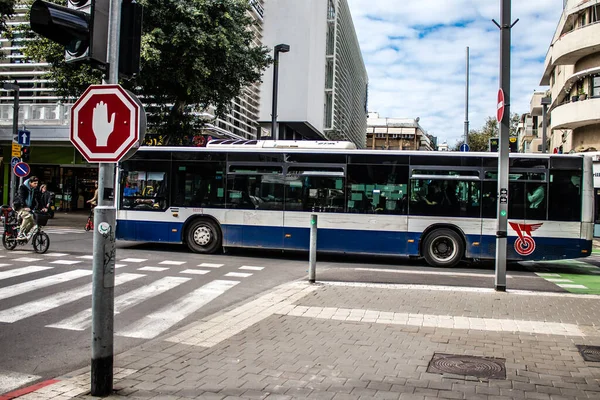 Tel Aviv Israel Febrero 2022 Autobús Que Conduce Por Las —  Fotos de Stock