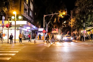 Tel Aviv, İsrail - 15 Şubat 2022 Tel Aviv 'in metropol bölgesinin şehir merkezi İsrail' in en büyük ikinci şehri