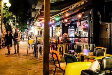 Tel Aviv, İsrail - 15 Şubat 2022 Tel Aviv 'in metropol bölgesinin şehir merkezi İsrail' in en büyük ikinci şehri