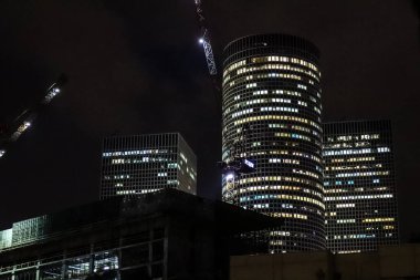 Tel Aviv, İsrail - 15 Şubat 2022 Tel Aviv 'in metropol bölgesinin şehir merkezi İsrail' in en büyük ikinci şehri