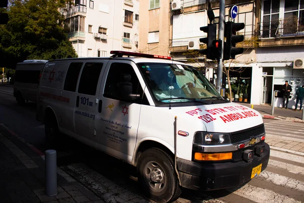 Tel Aviv Israel Februari 2022 Ambulans Som Kör Genom Tel — Stockfoto