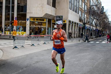 Tel Aviv, İsrail - 25 Şubat 2022 'de İsrail' deki koronavirüs salgınının ardından 25 Şubat 'ta gerçekleştirilen Samsung Maratonu' nda koşucular