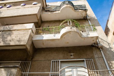 Tel Aviv, İsrail - 5 Mart 2022 Tel Aviv 'in metropol bölgesinin şehir merkezi İsrail' in en büyük ikinci şehri