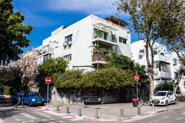 Tel Aviv, İsrail - 5 Mart 2022 Tel Aviv 'in metropol bölgesinin şehir merkezi İsrail' in en büyük ikinci şehri