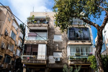 Tel Aviv, İsrail - 5 Mart 2022 Tel Aviv 'in metropol bölgesinin şehir merkezi İsrail' in en büyük ikinci şehri