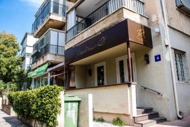 Tel Aviv, İsrail - 5 Mart 2022 Tel Aviv 'in metropol bölgesinin şehir merkezi İsrail' in en büyük ikinci şehri