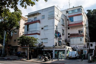 Tel Aviv, İsrail - 5 Mart 2022 Tel Aviv 'in metropol bölgesinin şehir merkezi İsrail' in en büyük ikinci şehri