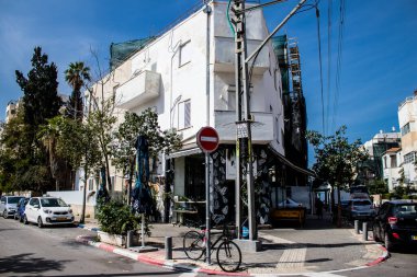 Tel Aviv, İsrail - 5 Mart 2022 Tel Aviv 'in metropol bölgesinin şehir merkezi İsrail' in en büyük ikinci şehri