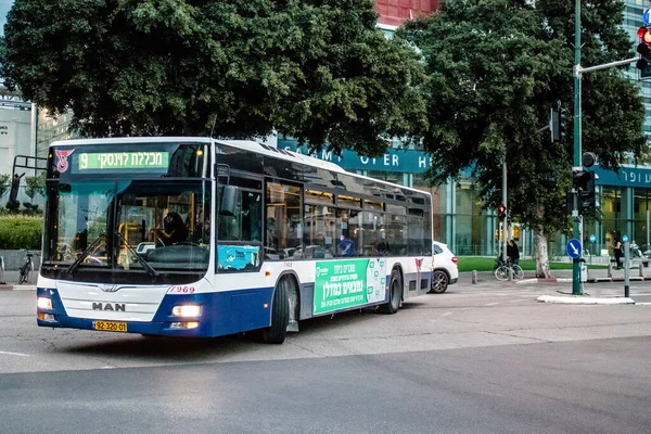 Тель Авів Ізраїль Березня 2022 Ізраїльський Громадський Автобус Їде Вулицями — стокове фото