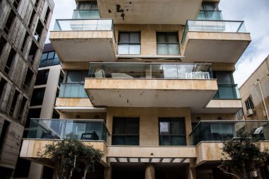 Tel Aviv, İsrail - 09 Mart 2022 Tel Aviv şehir merkezi, beyaz şehir ve İsrail 'in en büyük ikinci şehri