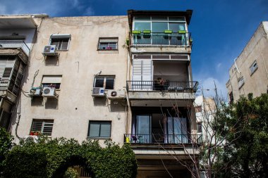 Tel Aviv, İsrail - 09 Mart 2022 Tel Aviv şehir merkezi, beyaz şehir ve İsrail 'in en büyük ikinci şehri