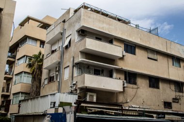 Tel Aviv, İsrail - 09 Mart 2022 Tel Aviv şehir merkezi, beyaz şehir ve İsrail 'in en büyük ikinci şehri