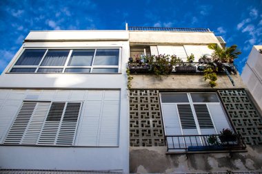 Tel Aviv, İsrail - 09 Mart 2022 Tel Aviv şehir merkezi, beyaz şehir ve İsrail 'in en büyük ikinci şehri