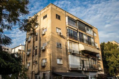 Tel Aviv, İsrail - 09 Mart 2022 Tel Aviv şehir merkezi, beyaz şehir ve İsrail 'in en büyük ikinci şehri