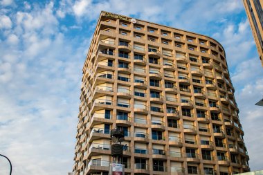 Tel Aviv, İsrail - 09 Mart 2022 Tel Aviv şehir merkezi, beyaz şehir ve İsrail 'in en büyük ikinci şehri