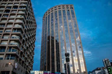 Tel Aviv, İsrail - 09 Mart 2022 Tel Aviv şehir merkezi, beyaz şehir ve İsrail 'in en büyük ikinci şehri