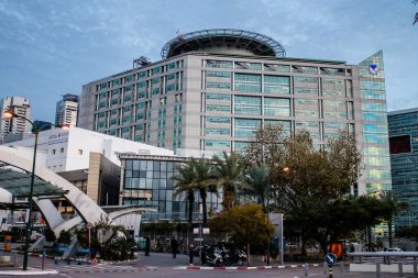 Tel Aviv, İsrail - 09 Mart 2022 Tel Aviv şehir merkezi, beyaz şehir ve İsrail 'in en büyük ikinci şehri