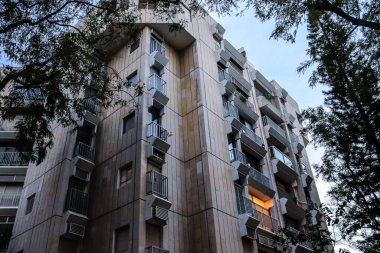 Tel Aviv, İsrail - 09 Mart 2022 Tel Aviv şehir merkezi, beyaz şehir ve İsrail 'in en büyük ikinci şehri