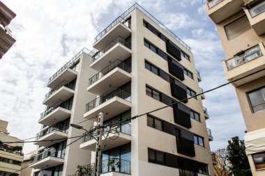 Tel Aviv, İsrail - 09 Mart 2022 Tel Aviv şehir merkezi, beyaz şehir ve İsrail 'in en büyük ikinci şehri