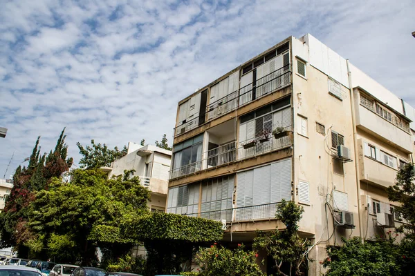 Tel Aviv, İsrail - 09 Mart 2022 Tel Aviv şehir merkezi, beyaz şehir ve İsrail 'in en büyük ikinci şehri