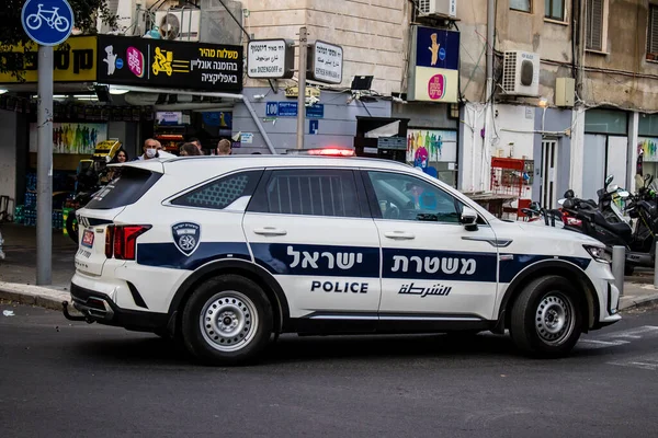 Tel Awiw Izrael Kwietnia 2022 Samochód Policyjny Toczący Się Ulicach — Zdjęcie stockowe