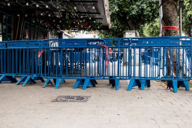 Tel Aviv, İsrail - 08 Nisan 2022 Dizengoff Caddesi 'ndeki Ilka Bar, Filistin' deki terör saldırısının yaşandığı yer.