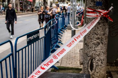 Tel Aviv, İsrail - 08 Nisan 2022 Dizengoff Caddesi 'ndeki Ilka Bar, Filistin' deki terör saldırısının yaşandığı yer.