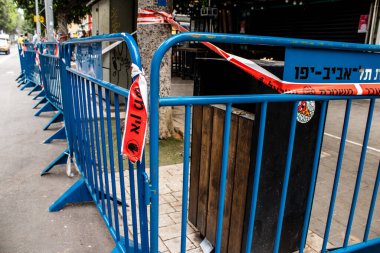 Tel Aviv, İsrail - 08 Nisan 2022 Dizengoff Caddesi 'ndeki Ilka Bar, Filistin' deki terör saldırısının yaşandığı yer.