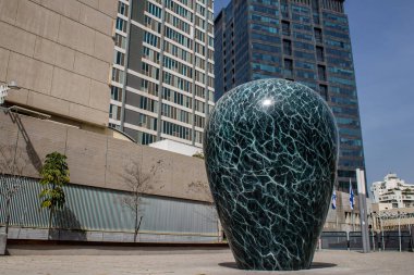 Tel Aviv, İsrail - 11 Nisan 2022 Tel Aviv şehir merkezi, beyaz şehir ve İsrail 'in en büyük ikinci şehri