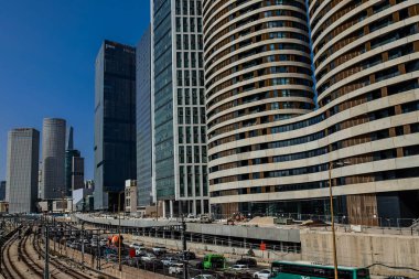Tel Aviv, İsrail - 11 Nisan 2022 Tel Aviv şehir merkezi, beyaz şehir ve İsrail 'in en büyük ikinci şehri